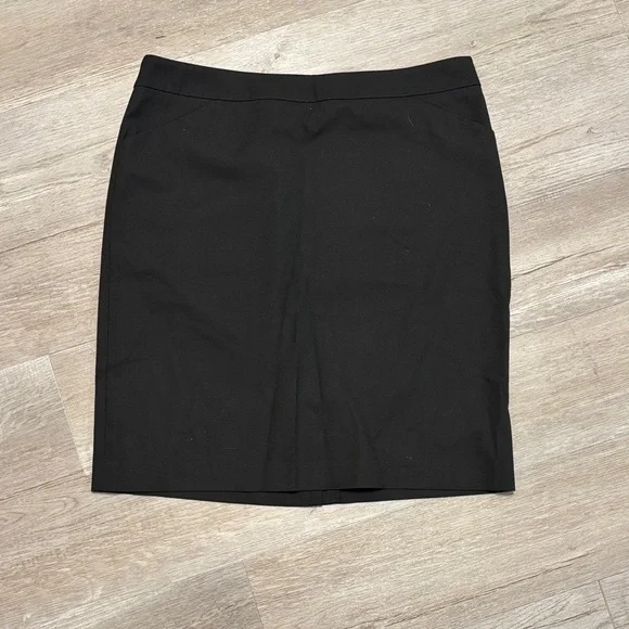 New York & Company Classic Black Pencil Skirt - Picture 1 of 2
